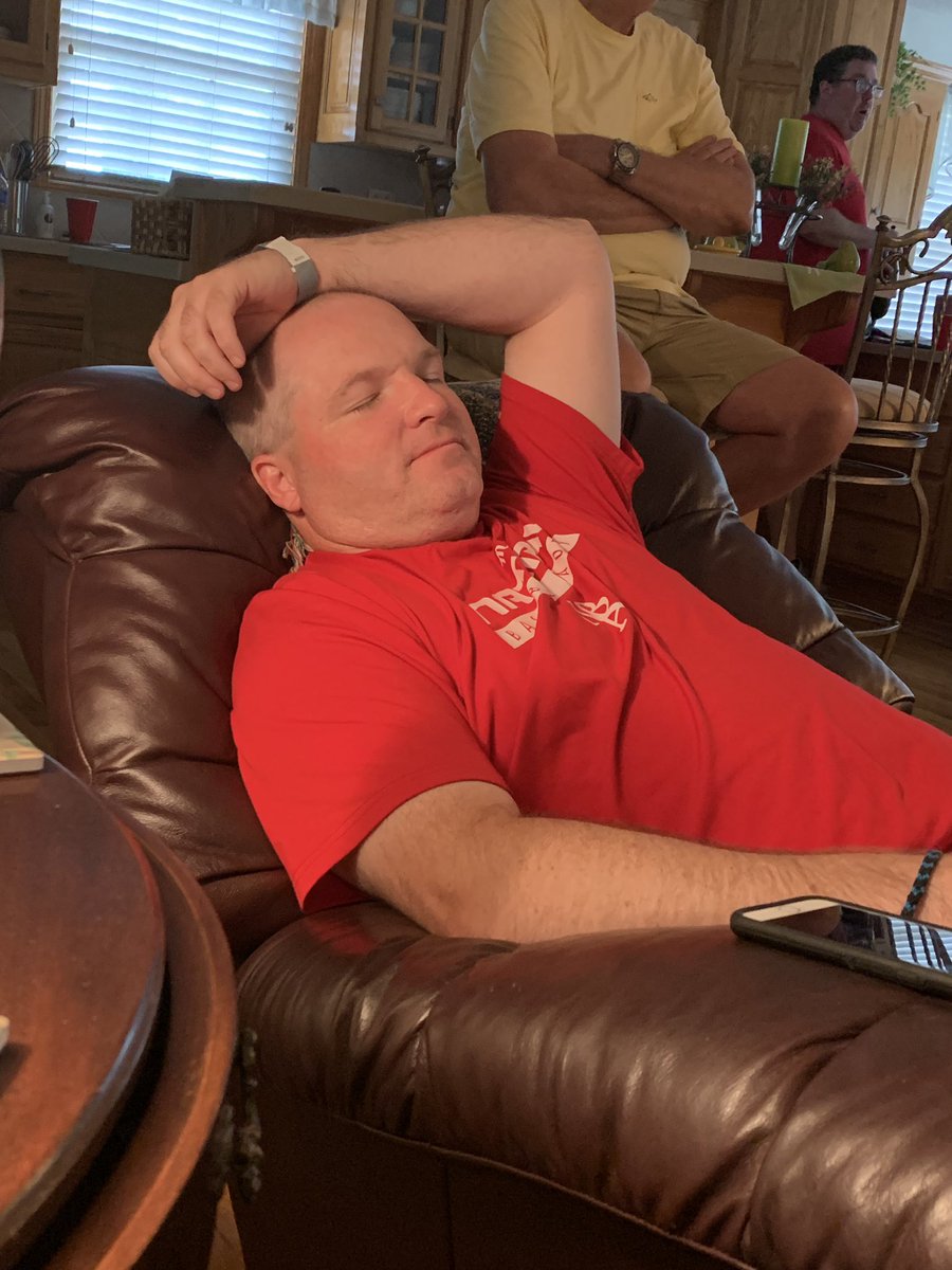 Jane13645473's tweet photo. Resting for the next game #NBAadams12uAA @HawaiianHitfest @ColemanMisty @TradeGuru4u @not_PhilCoulson @Adriann56919151 @Ginagoldstein @EGldstein 
@ryan_terry1 @ajterry542 @jbranner934893 @Jane13645473 @coachK58501144 https://t.co/5ikQSZ1aTL