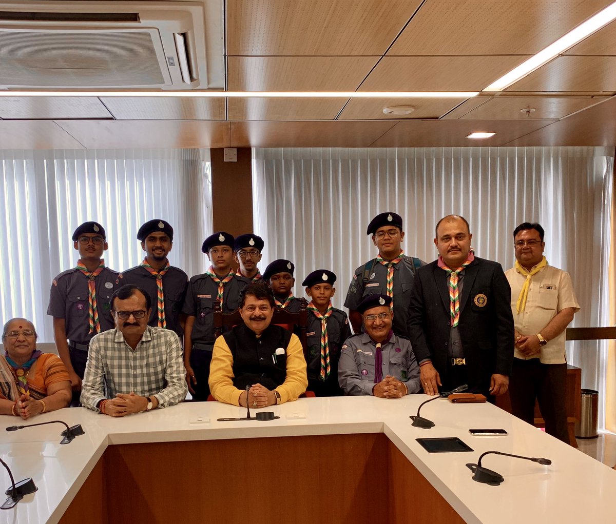 ManishMehta_'s tweet photo. 24th World Scout Jamboree is going to USA. 35 candidates from Gujarat State are going to represent Our state. Home Minister Gujarat @PradipsinhGuj blessed the team &amp; gave their best wishes for the successful participation &amp; representation of Nation at the International platform. https://t.co/TO2vaDgelh