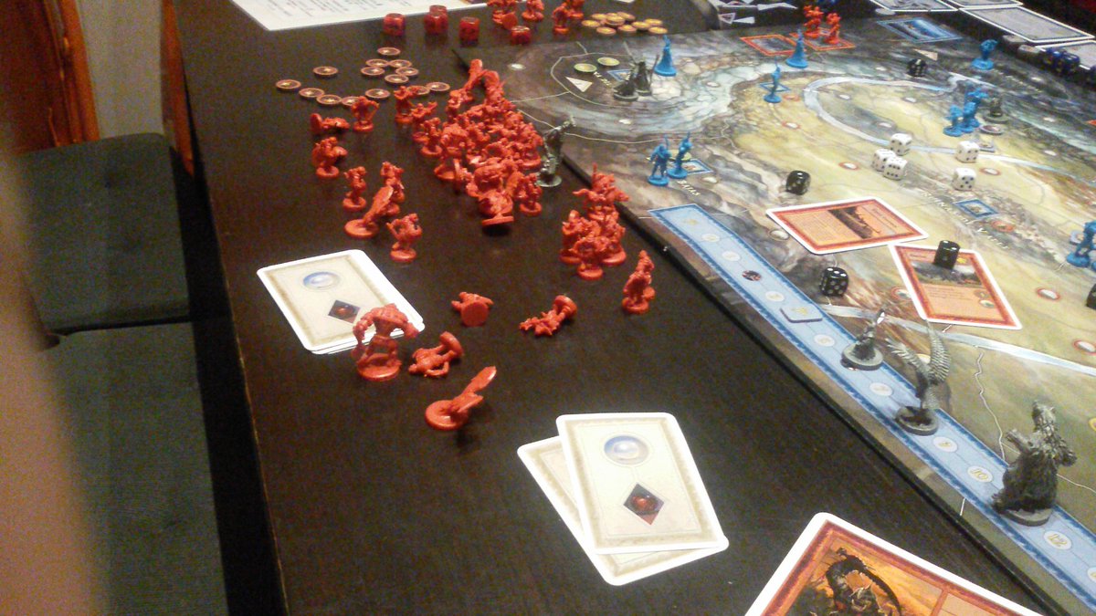 IvanIserte's tweet photo. Partidas del finde al #Fauna y al #RushAndBash... y remate final con un #BatallaDeLos5Ejercitos que es un juego infravaloradísimo... https://t.co/Eztg3XP59X