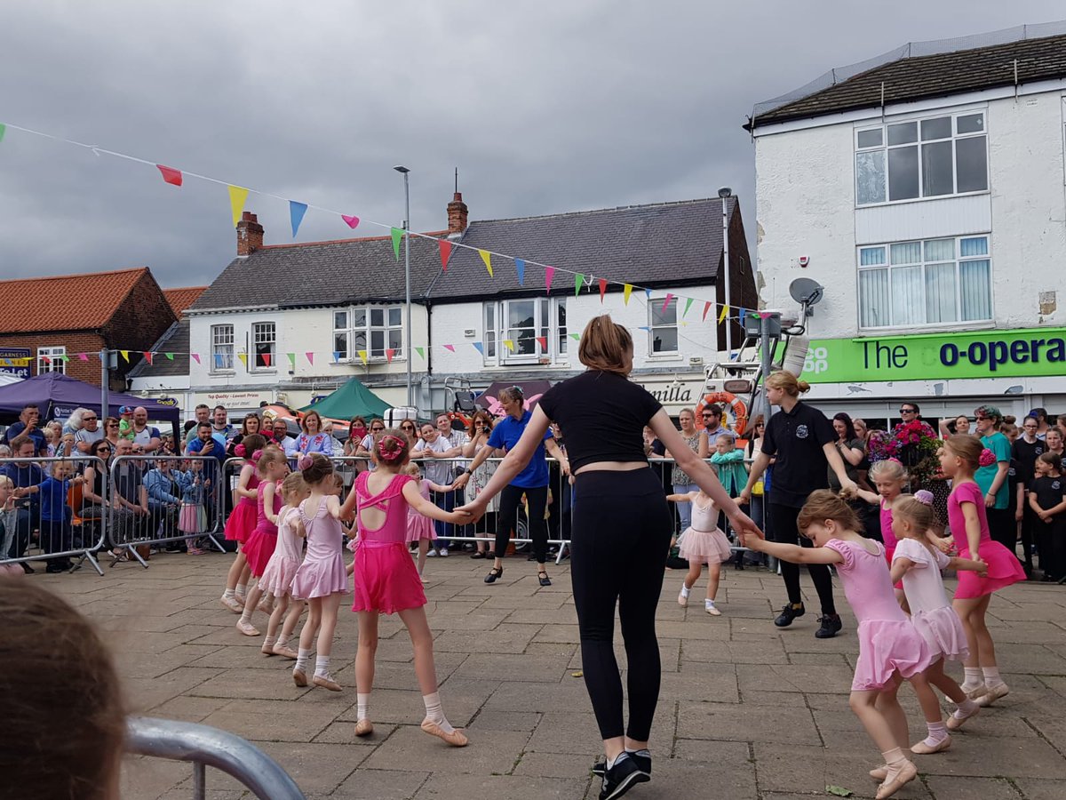 GHREYorksNLincs's tweet photo. We've had a brilliant day at Hessle Feast @HessleFirst https://t.co/8w0F8XHXfO