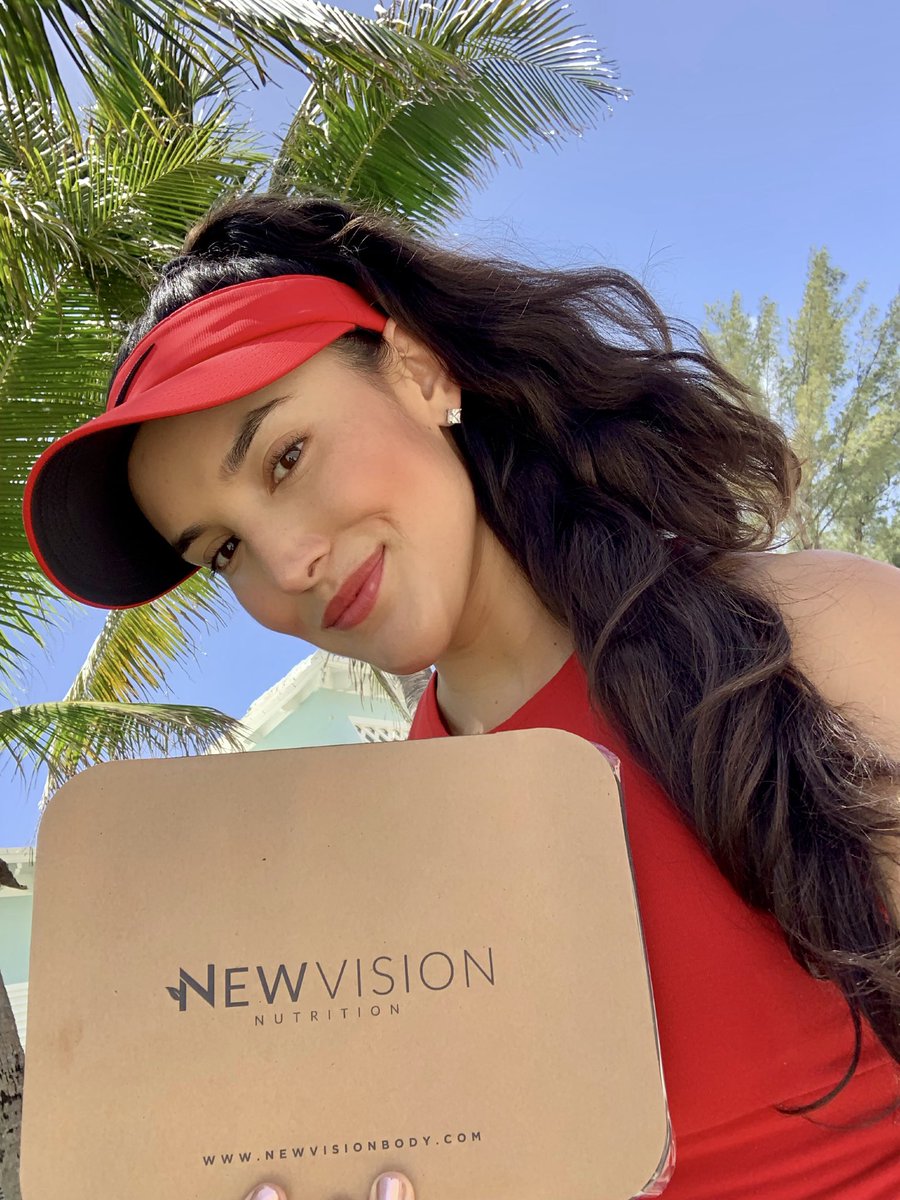 fitgolfergirl's tweet photo. Trying to eat healthy!? Stop wasting your #SundayFunday meal prepping and order some @newvisionbody meals instead!
Use code CAROLINA10 for 10% off!
#mealprep #macros #nutrition #weightloss #iifym https://t.co/boKQ7JoKlQ