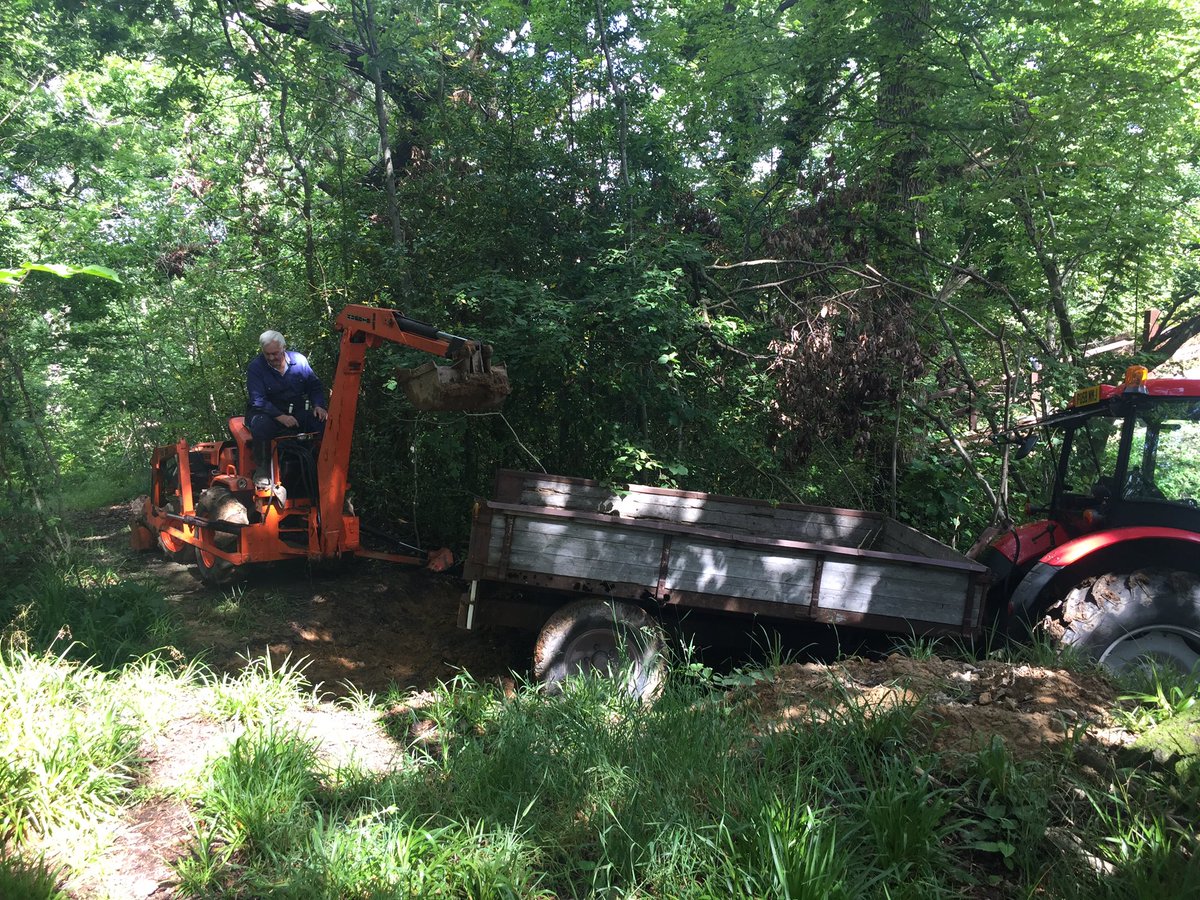 owenkirby's tweet photo. @ernielane68 Yea mate,shifted about ten trailer loads,tryin to get the bank side level,bit tight for the tractor/trailer,Claire’s dad is super human and hard to keep up with,,,#worwood https://t.co/jqvrE6BBrf