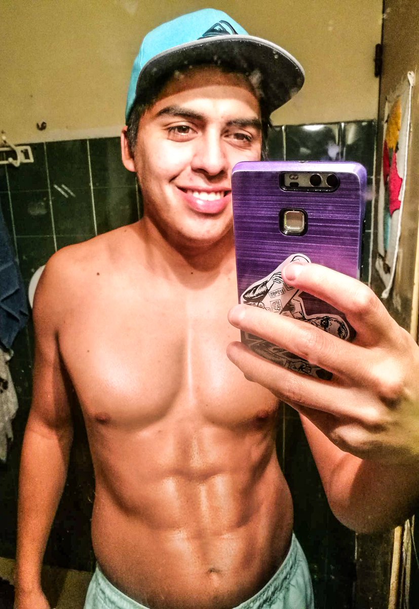 BrunoGrande2's tweet photo. Siempre con una sonrisa a pesar de tener mala suerte en todo! https://t.co/KrEmhZ7kYz