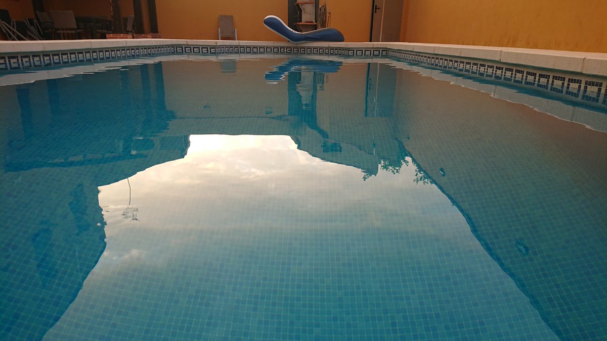 CASALAENCEBRA's tweet photo. Un bañito? https://t.co/1VeUUIO1HR