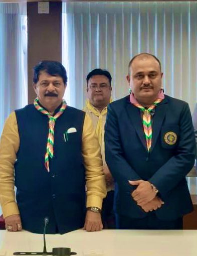 ManishMehta_'s tweet photo. 24th World Scout Jamboree is going to USA. 35 candidates from Gujarat are going to represent Our state.They had a Opportunity of meeting Gujarat Legislative Assembly Speaker Shri @trajendrabjp They blessed the team Gujarat &amp; gave their best wishes for the Successful Participation https://t.co/fy0zWu3e1G