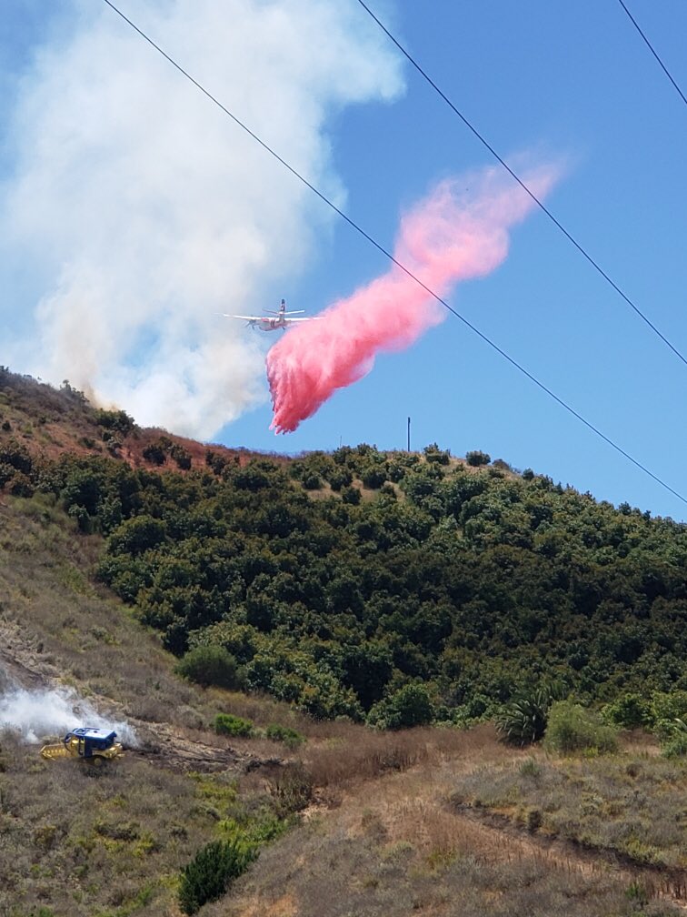 #SouthInc brush fire is now 50-60 acres with a moderate rate of spread. Additional wildland fire engines are being requested as well as more air support. <a href="/VCFD/">Ventura County Fire</a> <a href="/CHPMoorpark/">CHP Moorpark</a> <a href="/VCAirUnit/">VenturaCoAirUnit</a>