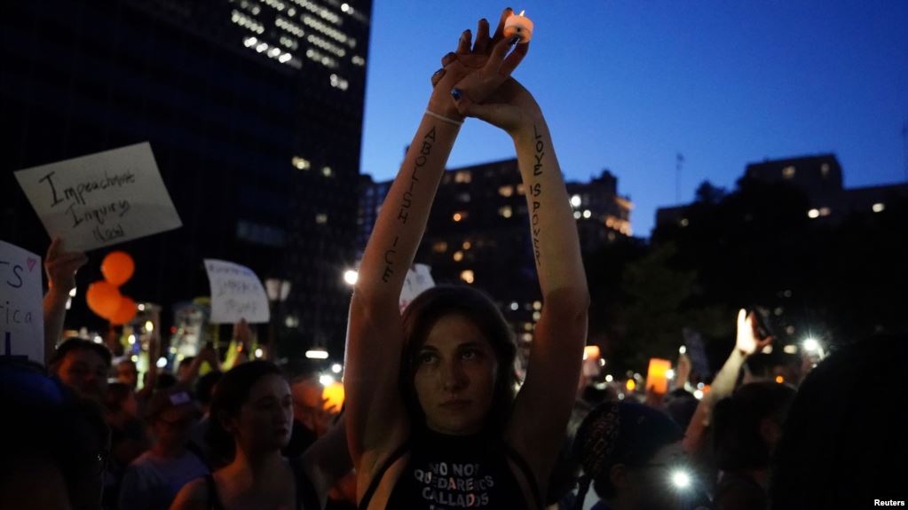 REDADAS DE INMIGRACIÓN ORDENADAS POR TRUMP SE INICIAN EN EE.UU. diariolibrespana.es/2019/07/14/red…   <a href="/diariolibrespa/">Diario Libre España</a>