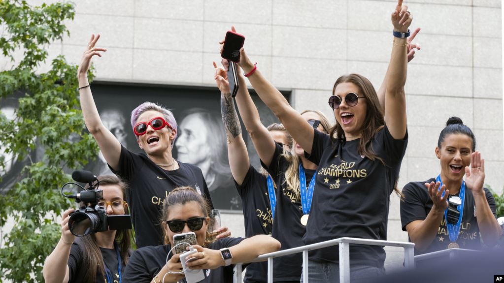 NUEVA YORK: RECIBEN POR TODO LO ALTO A EQUIPO FEMENINO DE FÚTBOL DE EE.UU. diariolibrespana.es/2019/07/14/nue… <a href="/diariolibrespa/">Diario Libre España</a>