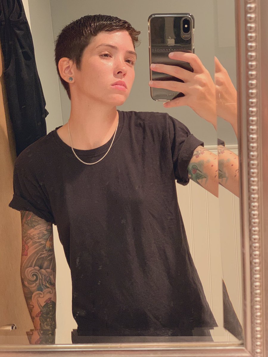 Young_Monet's tweet photo. Saw a hashtag so why tf not #unifiedLGBTQ #issaqueer https://t.co/epvPfuPZpc