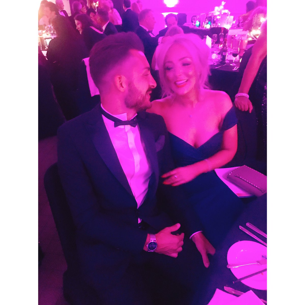 My hot date for the Aurora Breast cancer wellbeing Ball of light 🖤Raising funds and awareness for such an amazing and worthy cause #auroraballoflight #ball #blacktie #raisingfundsandawareness #charity #breastcancer #dancing #drinks #glamtime  #makingnewfriends <a href="/AuroraBreast/">Aurora</a>