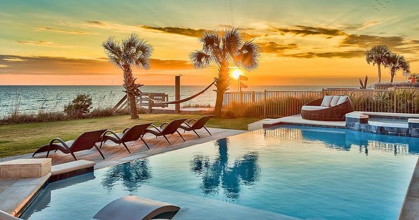GordonLovellWpg's tweet photo. Have strong opinions about pools? This is the quiz for you! https://t.co/mb1B2wkkLw https://t.co/59VoQVolnN