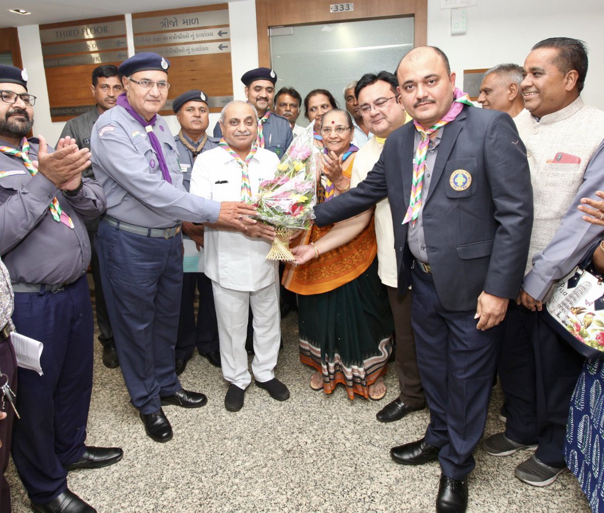 ManishMehta_'s tweet photo. 24World Scout Jamboree is going to USA 🇺🇸 35candidates from Gujarat State are going to represent Our state. https://t.co/EUuP6gRVZO @Nitinbhai_Patel blessed the team &amp; gave their Best wishes for the Successful Participation &amp; Representation of Nation at the International platform https://t.co/xmaGZPDj3c