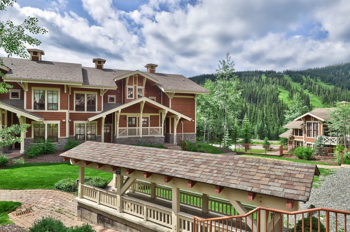 sunpeaksrealty's tweet photo. Warm &amp; Inviting Mountain Retreat ~ Just Listed! #sunpeaks #fourseasonrecreation #mountainlife https://t.co/50Uui2t7EO https://t.co/5y2g6HCuMv