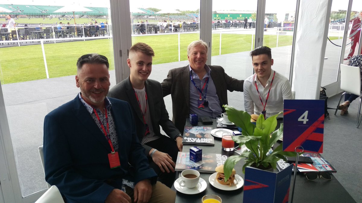daaveyboy's tweet photo. #silverstonegp #driverslounge #GPfriday #corporateday 😎🏁🏎 https://t.co/eG38wmRiZY