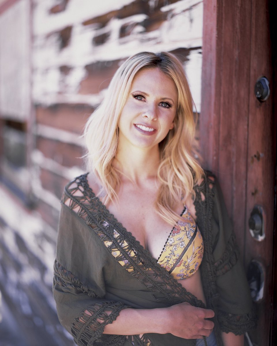 analogfilmphoto's tweet photo. 4 pictures of Amanda on Fujifilm Provia 100F
Pentax 67ii 
#believeinfilm #pentax67 #sundayslideshow https://t.co/5xAKTme3Sh