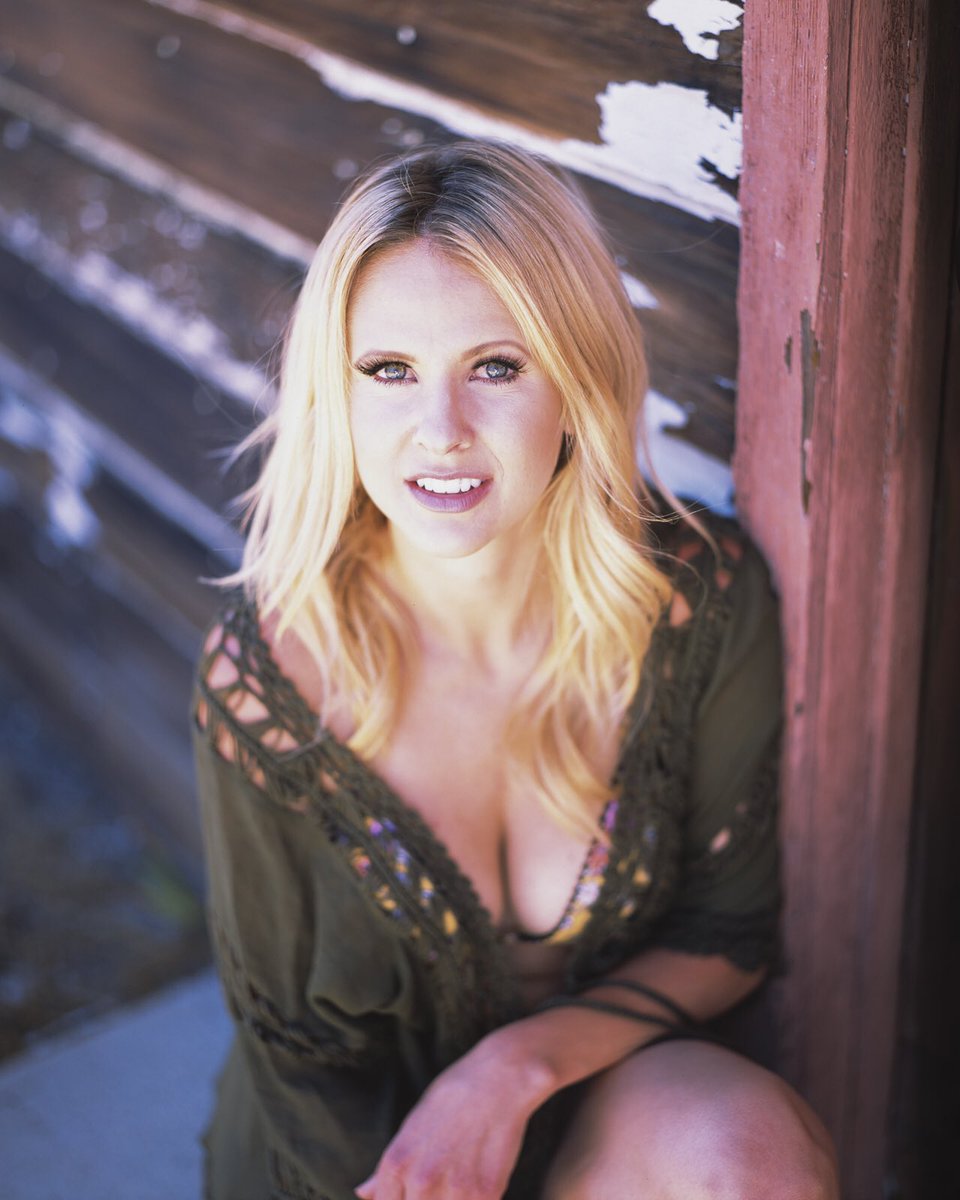 analogfilmphoto's tweet photo. 4 pictures of Amanda on Fujifilm Provia 100F
Pentax 67ii 
#believeinfilm #pentax67 #sundayslideshow https://t.co/5xAKTme3Sh