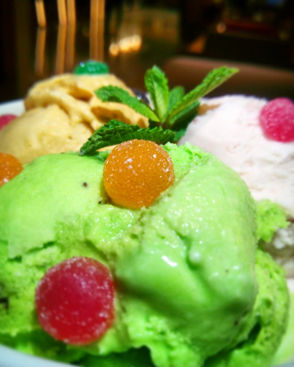jamescapetown's tweet photo. .@tsogosun #SunSquare #hotel Vigour&Verve #resto homemade Strawberry+Honeycomb+Pistachio #icecream (U$D3,22/R45 for all three!) πππΏπ¦π #UNsponsored #food #travel #CapeTown #hotels #SupportYourLocalResto #southafrica #SundayMotivation https://t.co/6ioW042DOJ