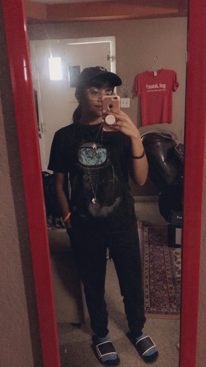 foraging_sonny's tweet photo. I might have a vagina but I’m not your girl
💛💟🖤
#InternationalNonbinaryDay https://t.co/EevqdN9Us5