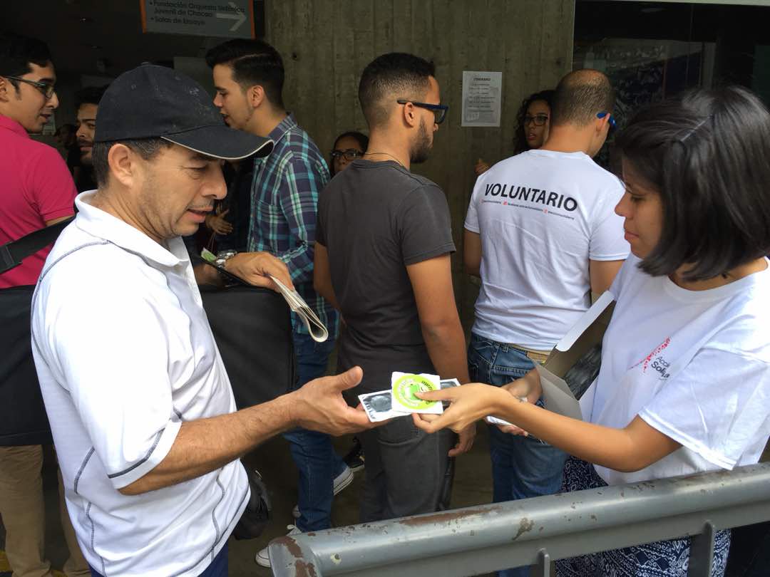 AccionSolidaria's tweet photo. Brindamos atención integral y de calidad a las personas con VIH, incluyendo atención médica y psicológica, trabajo social, asesoramiento jurídico, laboratorio, enfermería, seguimiento y apoyo a las personas y a su entorno, y orientación para mejorar la calidad de vida 

#Acsol https://t.co/Wery70Hg4v