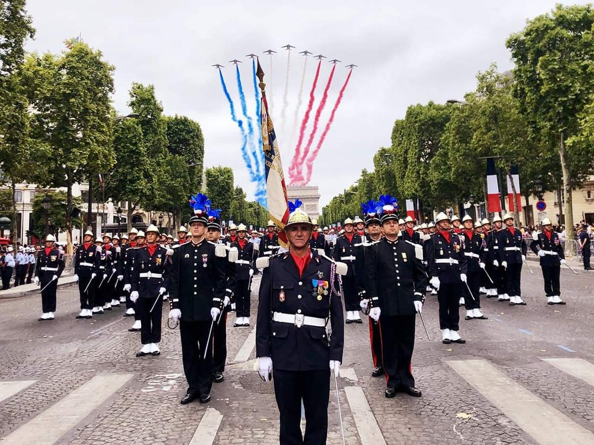 JudicaelMougin's tweet photo. C'est avec fierté et empli d'émotions que nous avons représenté notre métier via notre école nationale.
La cerise sur le gâteau restera la magnifique réception à l'hôtel de ville de Paris.
Cela restera un moment inoubliable
@ENSOSP @sdis01 #FILT96 #FILT97 #FILT98 #ESD #FISSSM https://t.co/WLByvReTvd