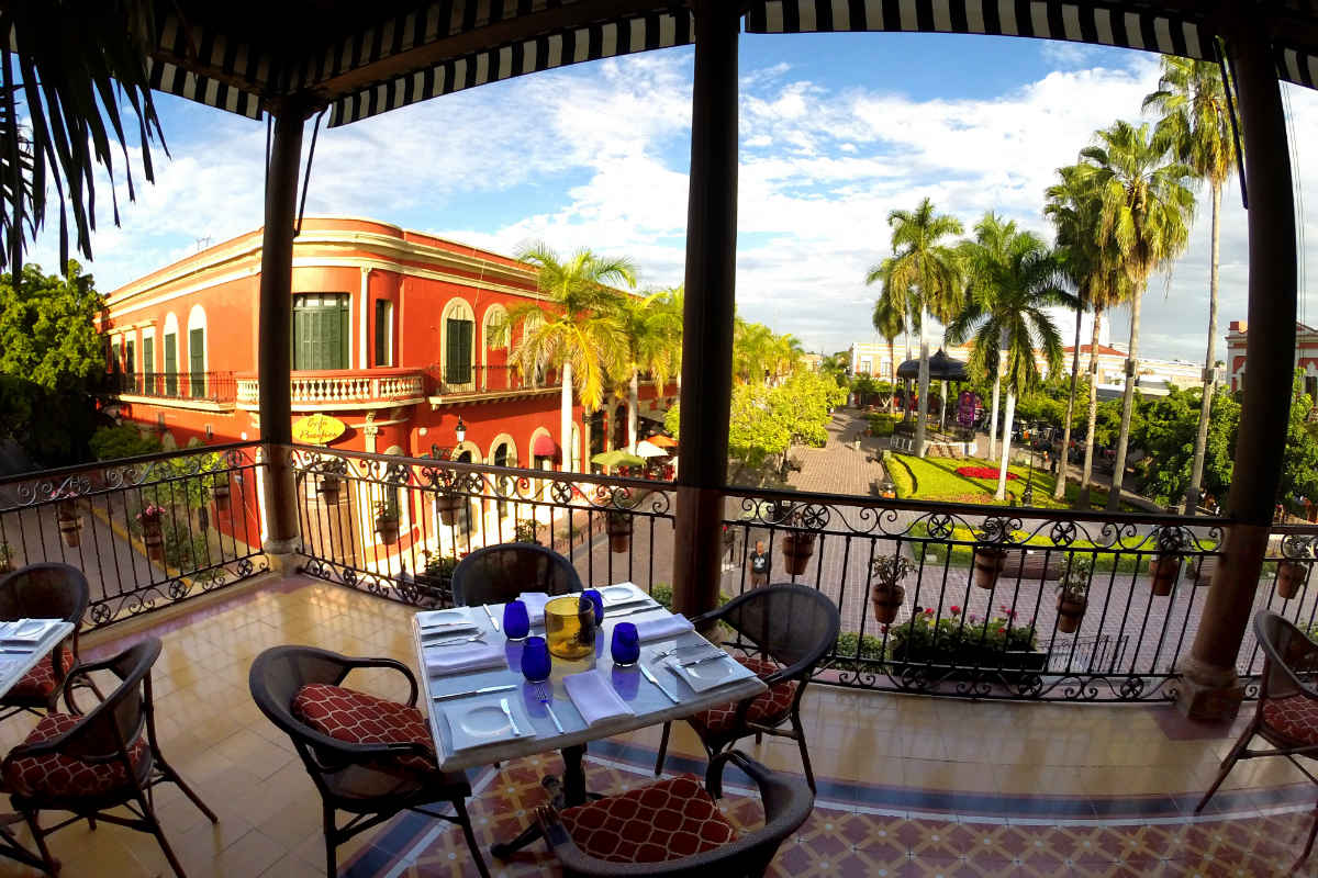 ¡La perla del pacifico! #Mazatlán, #Sinaloa el mejor destino de playa que tiene #México. 🌃🏝️🏖️🌴

¡Mazatlan: The Colonial City on a Beach!