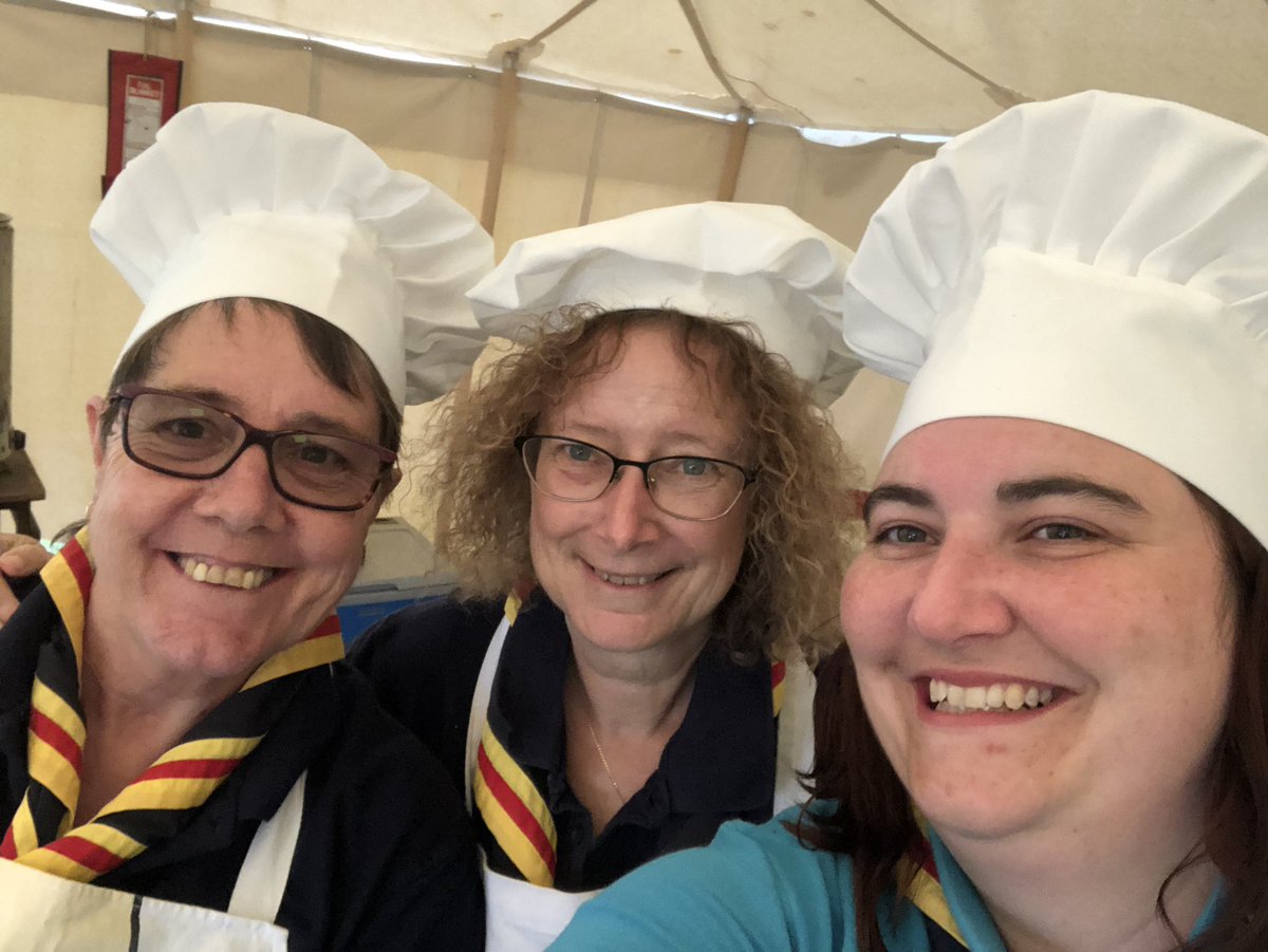 AmyGilbert_Amy's tweet image. Survived organising my first Lincoln District Beaver Camp and catering for 190... so pleased to see lots of happy faces and smiles... and such a great team to work with #scoutingfamily @LincsScout