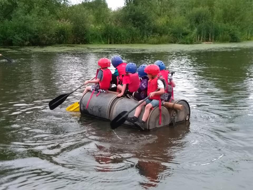 AmyGilbert_Amy's tweet image. Survived organising my first Lincoln District Beaver Camp and catering for 190... so pleased to see lots of happy faces and smiles... and such a great team to work with #scoutingfamily @LincsScout