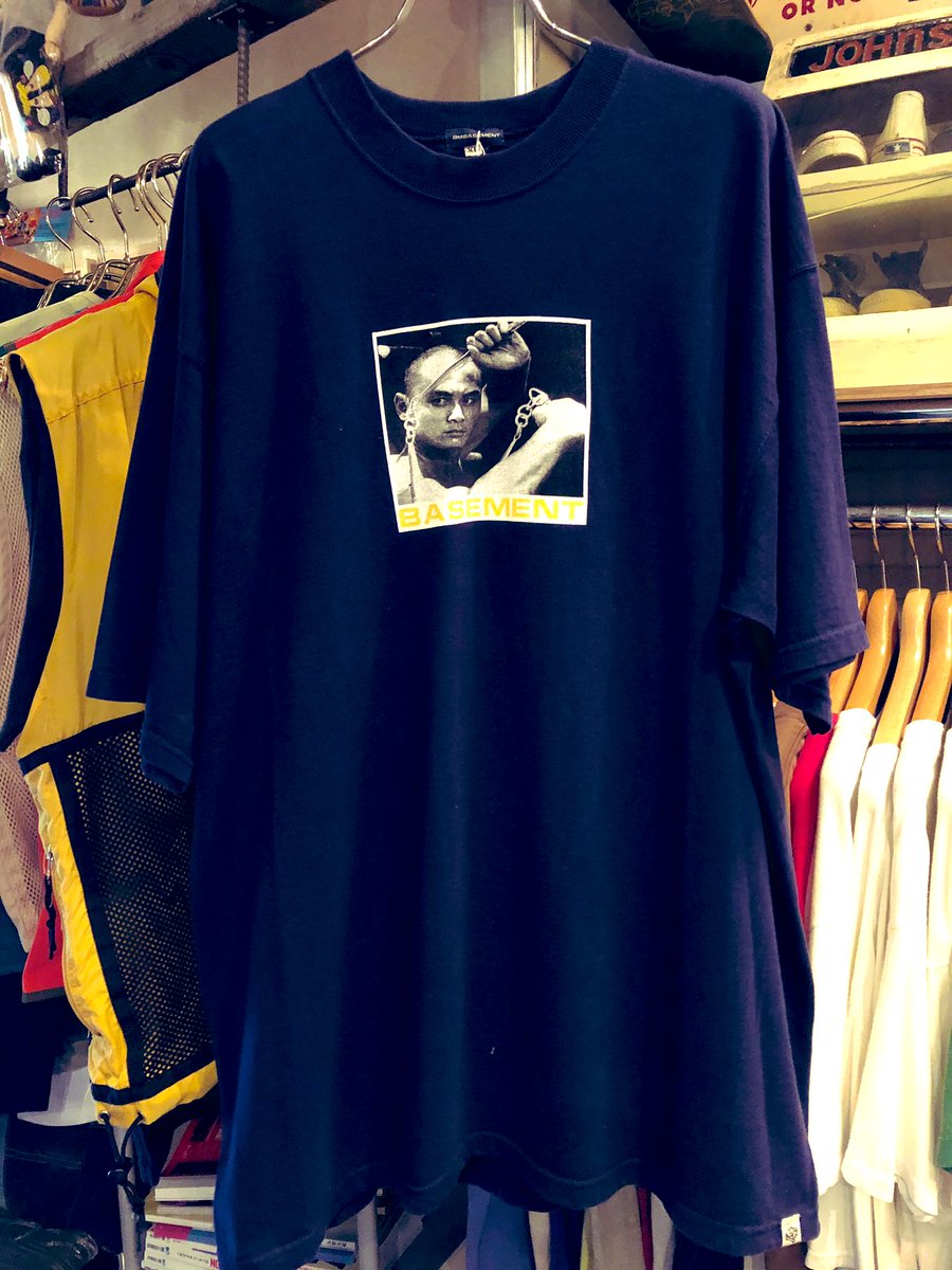 jam_rue0615's tweet photo. 古着ならではのデザインが目を惹くアイテムや、人気のHUFのTシャツなど、店内バラエティ豊富です！
お気に入りの一枚が必ず見つか���はず😋

#JAMRUE #長崎古着屋 #HUF https://t.co/1LTyQrz3zM