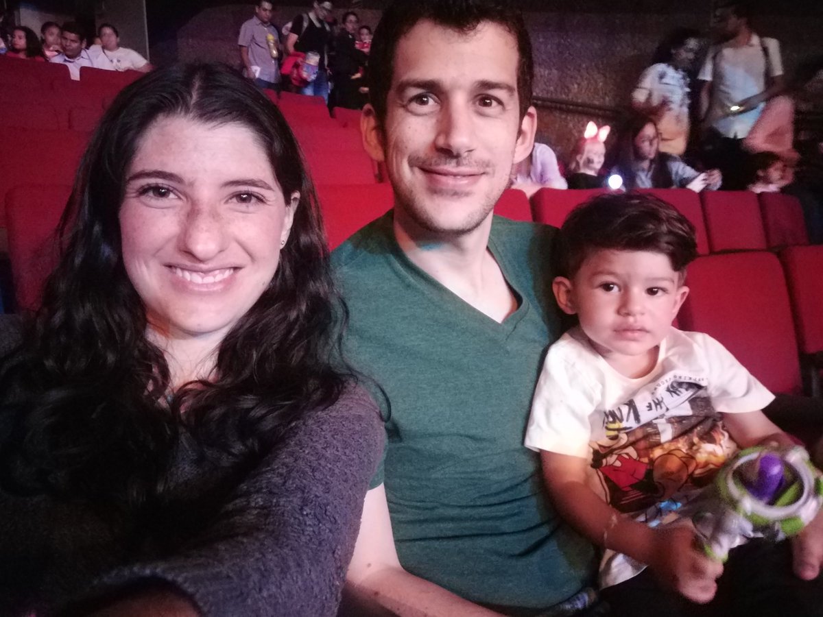 AliceTronllan's tweet image. #DISNEYONICE