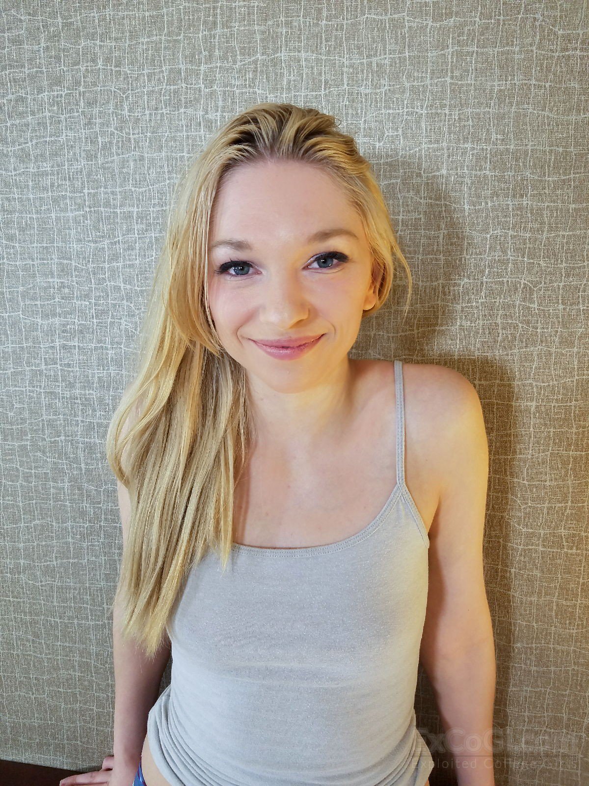 Ex*!%@tedCollegeGirls™️ 🎓 on X: 👅💦 If Ellie's going to be a dirty  little slut. Be the best dirty little slut U can be girl. Ellie's 1st fuck  on 📸 back in Jul