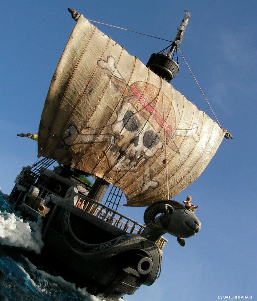 Twitter 上的 情景師アラーキー 荒木さとし I Love 船プラモ 荒波の中を激走する海賊船 その名は ゴーイングメリー号 映画 パイレーツオブカリビアン に ワンピース の海賊船が登場 という妄想で作ったif ジオラマ 子供向けのスナップキットをガチで作り