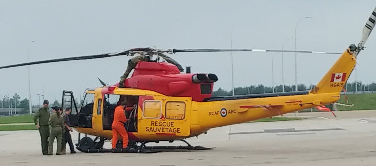 JRCCTrentCCCOS's tweet photo. The search for the missing R44 helicopter in the Laurentides involves the coordination of multiple #SARPartners, including he @RCAF_ARC, @sureteduquebec, @CoastGuardCAN, #SERABEC and #CASARA. #SAR https://t.co/UDMb3IQMhb