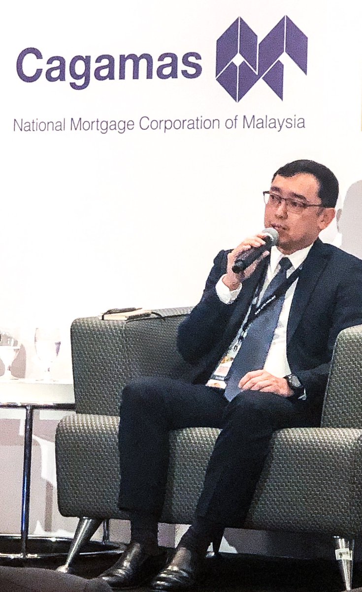 SeeMengLeong's tweet photo. @CagamasOfficial issued our inaugural #Sustainability statement recently. We are hopeful to issue our #sustainabilitybond soon once assets are identified @RAMHoldingsBhd @SecComMY #bondconference https://t.co/LNSPvaOlP4