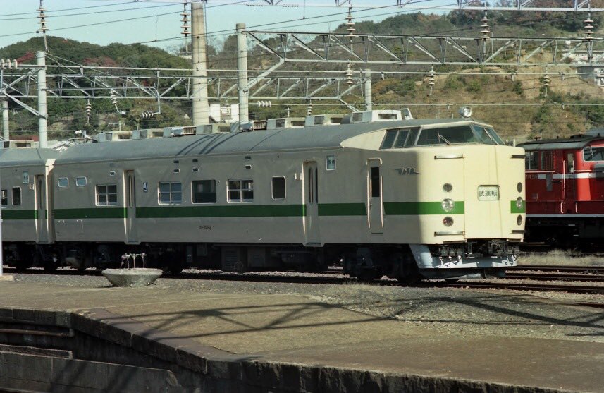 北鉄局 715系の日 余剰の581 5系から改造された715系 九州の0番台と東北の1000番台でクリームの色が違ってた 因みに はクハ715 2でクハネ581 1から改造された581系のトップナンバーだった 北鉄局 715系の日 余剰の581 5系から改造された715系 九州の0番台と東北の1000番台でクリームの色が違ってた 因みに はクハ715 2でクハネ581 1から改造された581系のトップナンバーだった