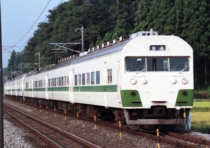 北鉄局 715系の日 余剰の581 5系から改造された715系 九州の0番台と東北の1000番台でクリームの色が違ってた 因みに はクハ715 2でクハネ581 1から改造された581系のトップナンバーだった 北鉄局 715系の日 余剰の581 5系から改造された715系 九州の0番台と東北の1000番台でクリームの色が違ってた 因みに はクハ715 2でクハネ581 1から改造された581系のトップナンバーだった