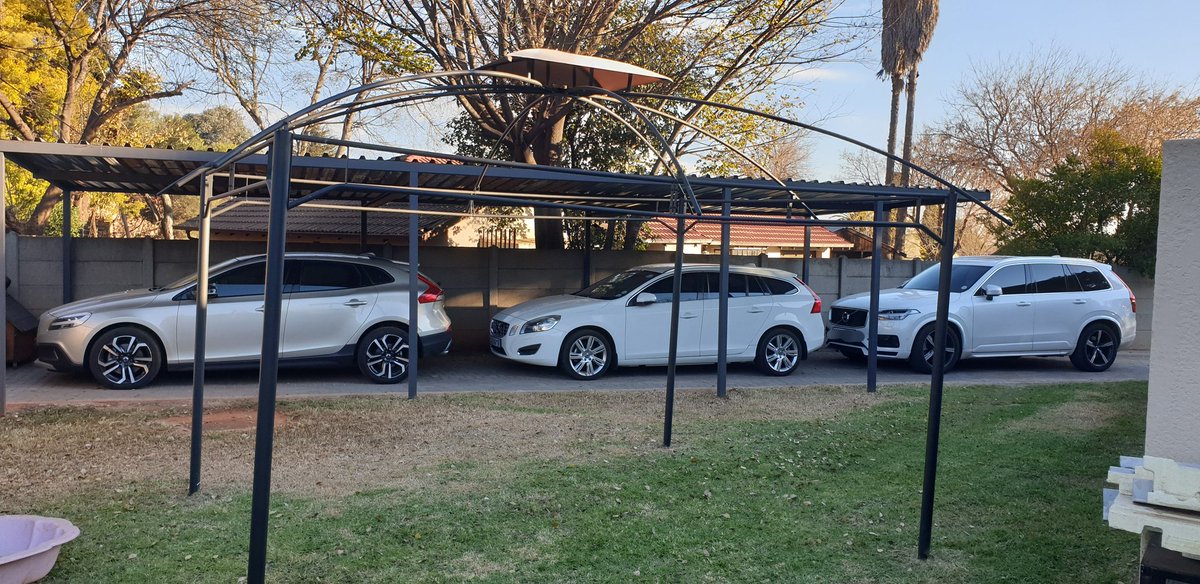 Tsholi_Mabalane's tweet photo. Behind every great Volvo is an even better one @VolvoCar_SA #xc90 #volvoxc90 #v60 #40CC #familycars #sweddish #Polestar https://t.co/4skqBmkAPn