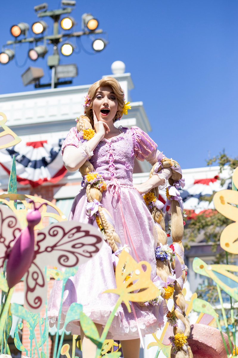 Matthew_Gerard_'s tweet photo. This was a great parade @DisneylandToday ! #soundsationalparade https://t.co/CS1NopJE2n