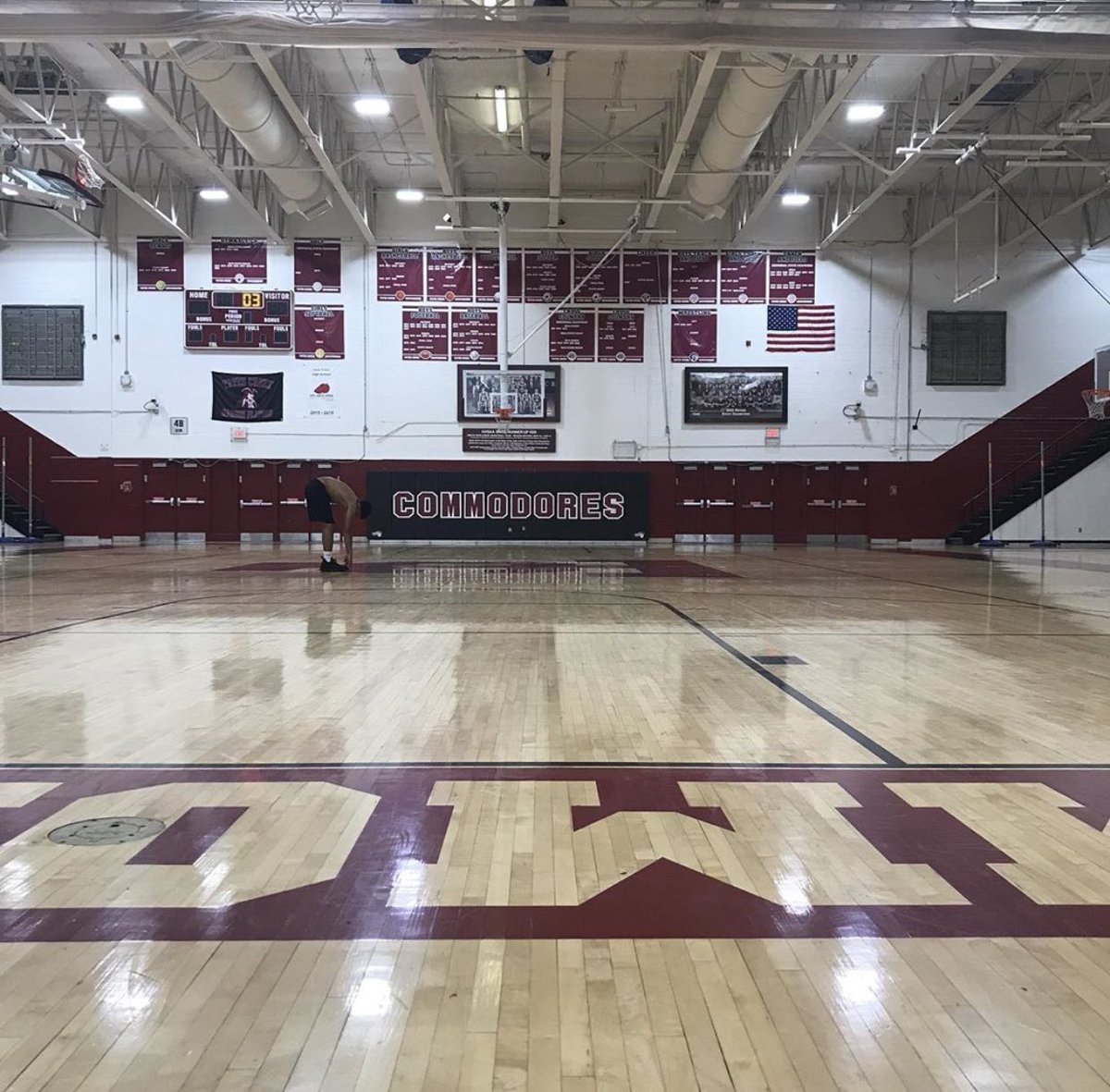Lyhh76's tweet photo. Sam I Am! No days off!! If this kid could live in a gym he would!! #gymrat #hestaysworking #sammysam #creeknation #centrepkwybuilt #anchordown #commodores #wearecreek @samuel_parrish1 https://t.co/D5H8XY8ZXd