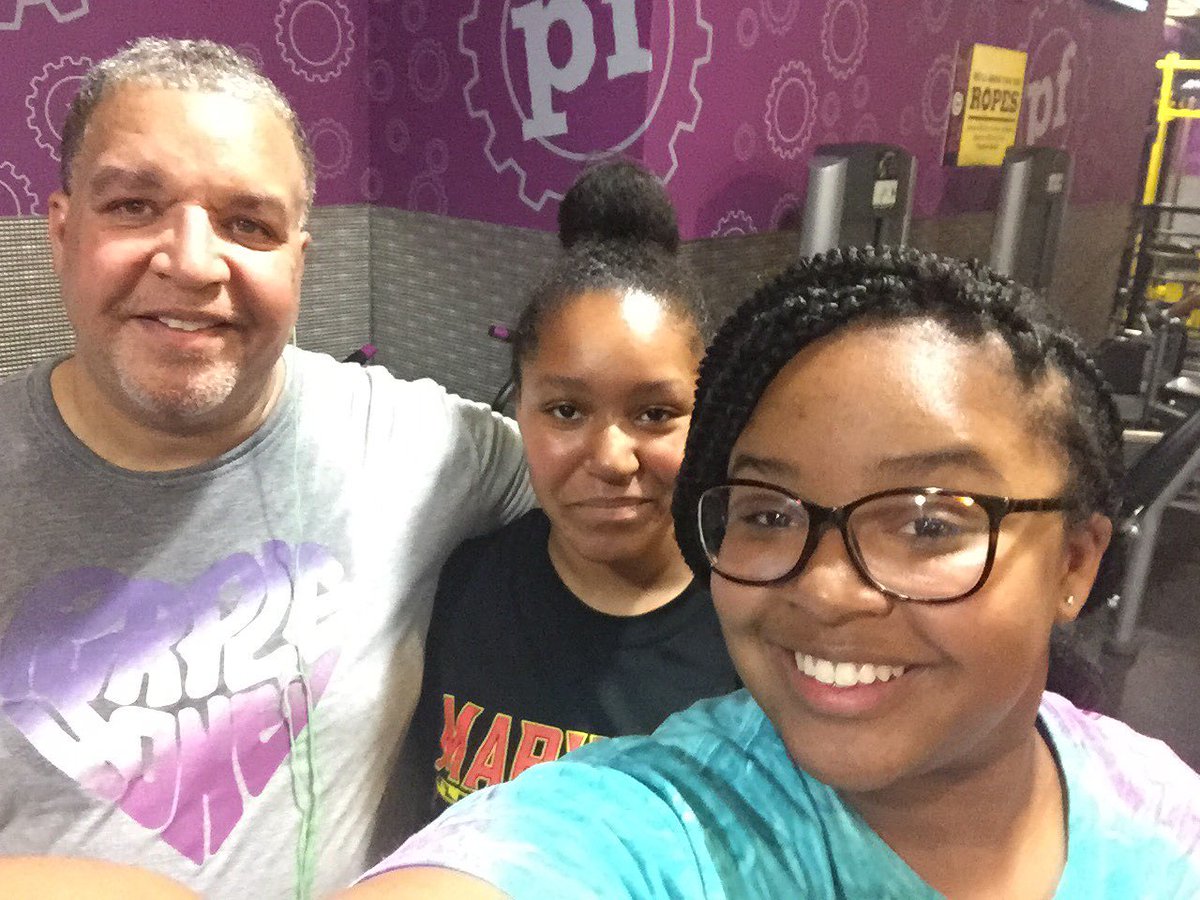 VoteStinnett's tweet photo. Summer workouts are in full effect. My girls and I are reaching for a healthier lifestyle. #PlanetFitnessSummerTeenChallenge https://t.co/dfaIFg3oeT