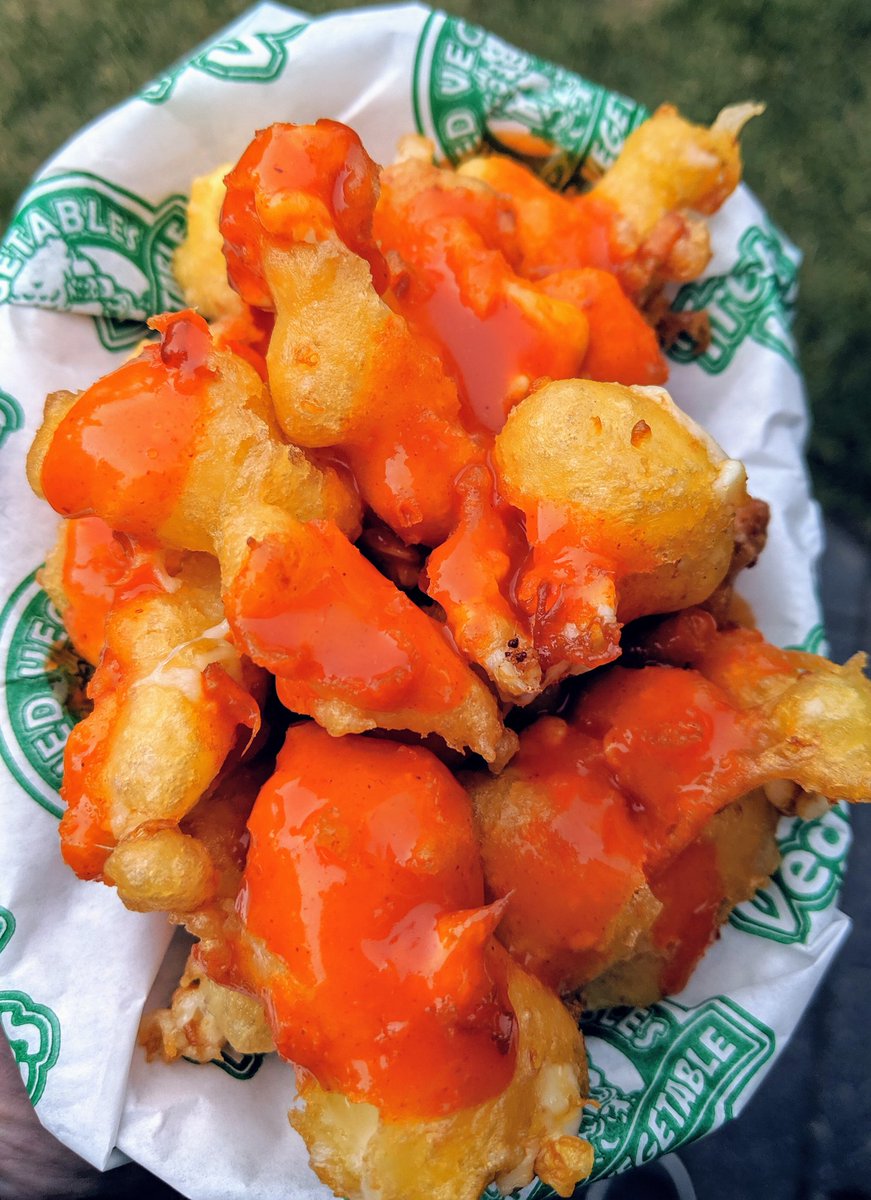 calronan's tweet photo. Buffalo fried cheese curds are a nice light snack
#stampede2019 #calgarystampede #yyc #stampedediet2019 #cokestage https://t.co/Yf2SrVUxk3