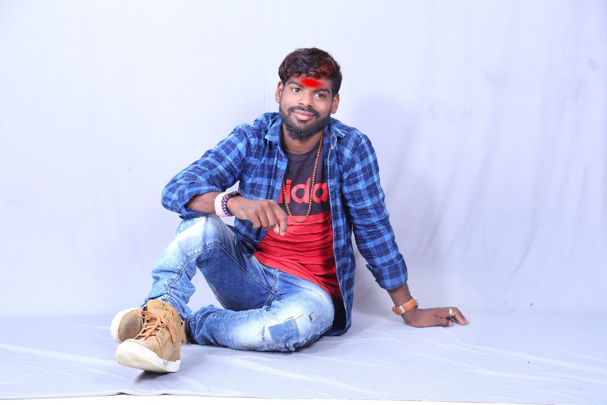 devkar_badri's tweet image. 👑#खुप_भारी_तर_नाही...👑
#पण 
#कोनापेक्षा_कमी_पण_नाही...👑