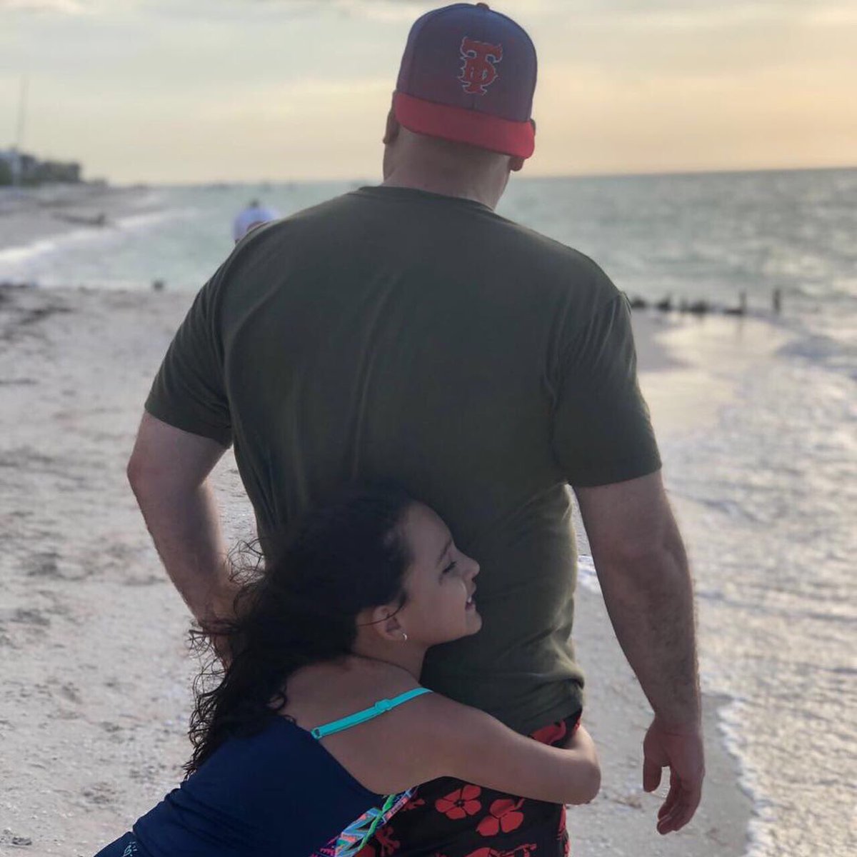jmgonzalezponce's tweet photo. Mi definición de: DESFALLECER DE AMOR.
#tiojohnny #familytime #amordelbueno https://t.co/nOIUxRLZCd