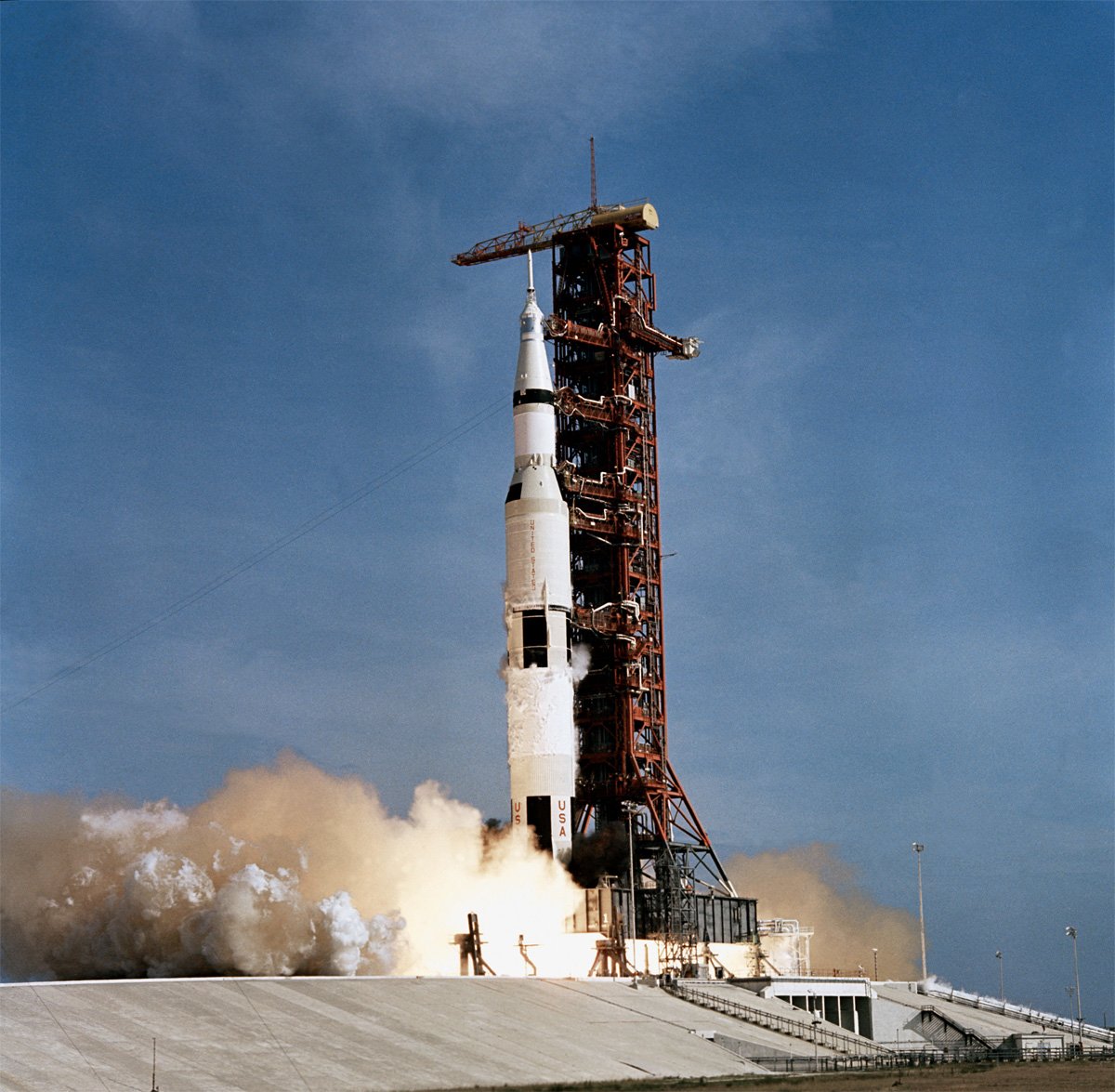 hialtphoto's tweet photo. Apollo Real Time + 50 Years: S-IC engine start. It's go time as the sequencer tells the 5 mighty F-1 engines on the Saturn V's first stage to ignite. 7/16 13:31:51 GMT. Photos: NASA and Christopher Couch @TheRealBuzz @AstroMCollins #roadtoapollo50th #ApolloXI #Apollo11rt50 https://t.co/CrSUyNkYYQ