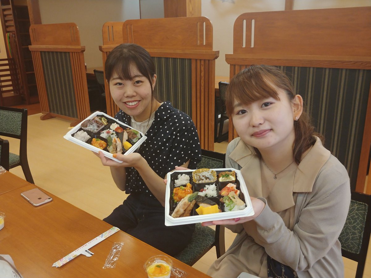 熊本学園大学ホスピタリティ マネジメント 本日オープンキャンパスで提供される ホスピ弁当 を加茂川さんで試作していただきました ガツンとさっぱり冷やし中華 と 彩り弁当 2種類を波積ゼミで企画してきました 想像以上の出来栄えと美味しさで