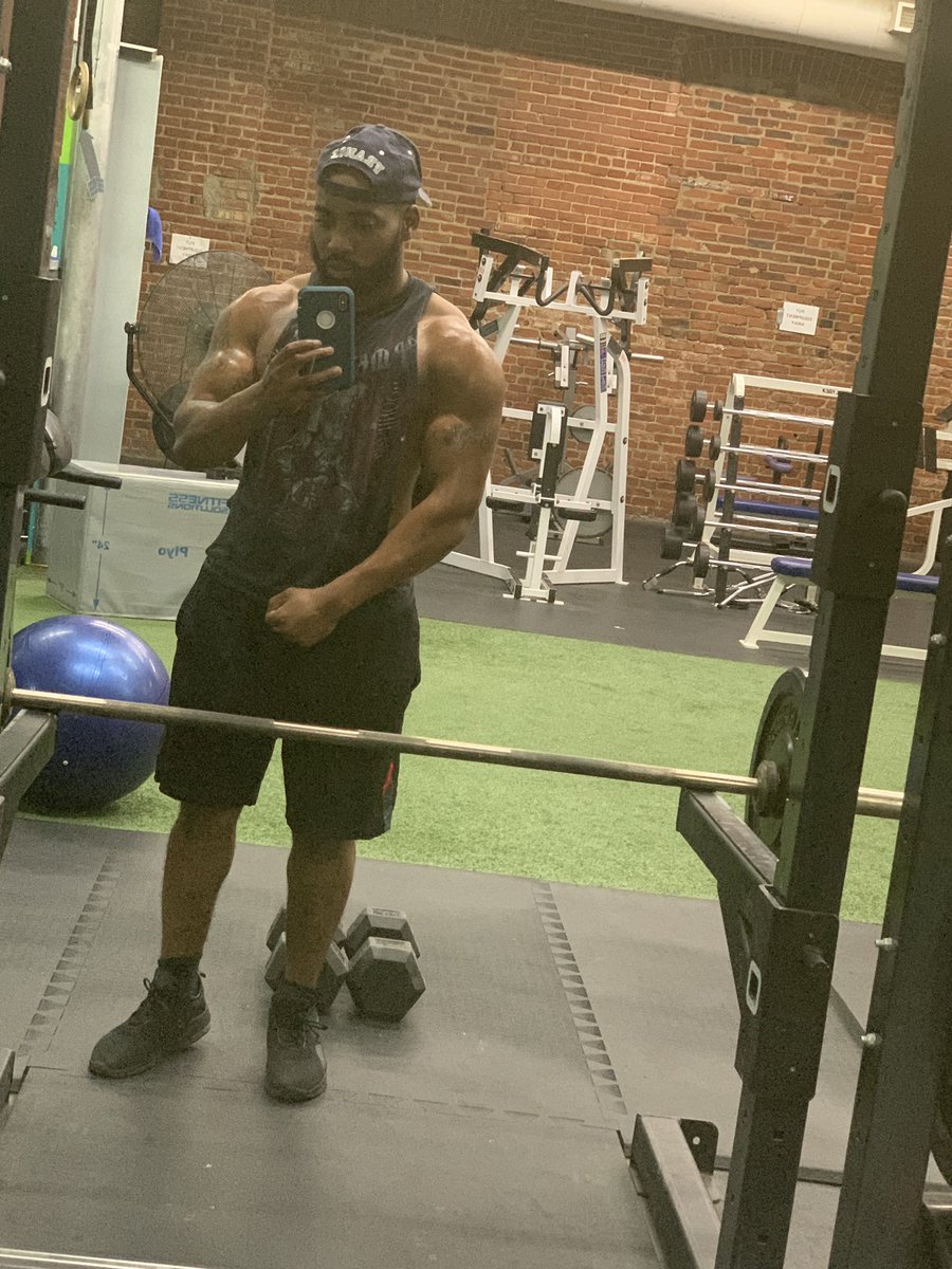 Tooke_DoinIt's tweet photo. Truly leaning out #leanmuscle #leangainz #leanbulk #physique https://t.co/JN4j8NylIc