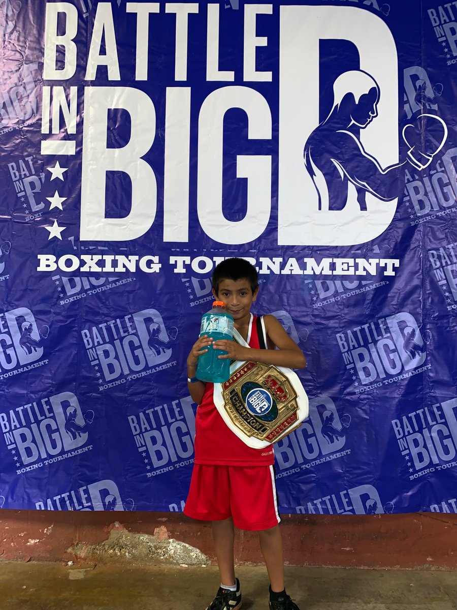 Coach_RudyWraps's tweet photo. After his bout Joshua “Chapulín” Chàvez the Battle In Big D Champion always enjoys a cold refreshing @Gatorade to recover! #Champion #BoxingLife #NoBoxingNoLife #Gatorade #ColdGatorade #GatoradeRecovery #GatoradeFuel #OnTheGrindBoxing #BattleInBigD @DallasPAL https://t.co/pSA5tZnFGI