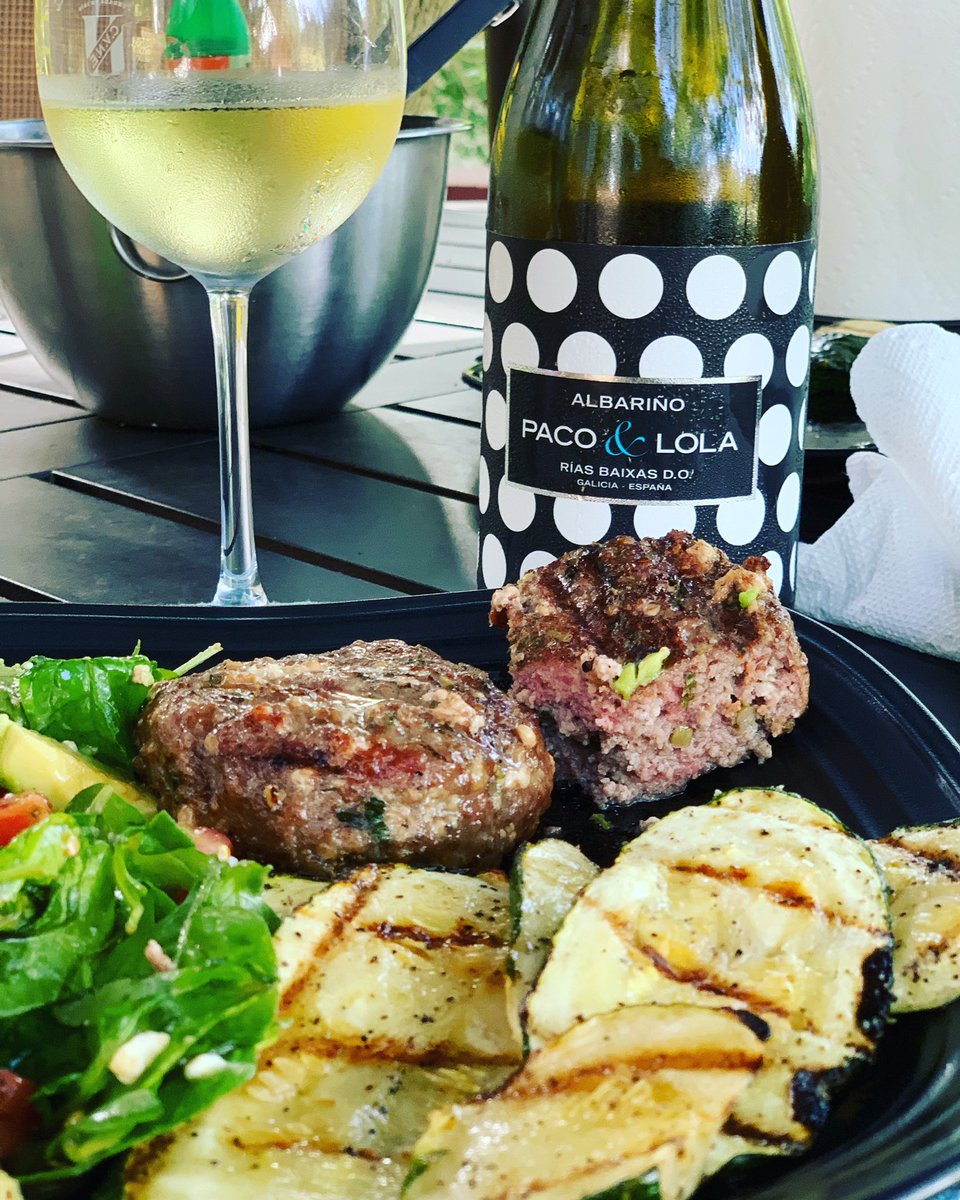 ErwinSandee's tweet photo. Lazy Sunday afternoon, grilling some burgers, zucchini and enjoying this wonderful 2017 Albariño from @pacolola from the Rias Baixas region in Galicia, Spain. Repeating: try Albariño instead of Sauvignon Blanc, you will be rewarded!! #pacolola #albariño #riasbaixaswine #winecoach https://t.co/j0z6MPE2K3