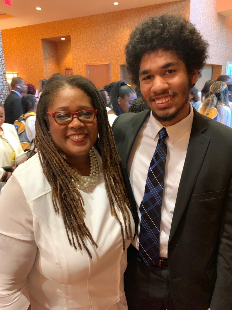 KCKJackandJill's tweet photo. Congrats to our graduating KCK chapter teen president Brandon and his mother IPFP Dr. Shelley! We look forward to what the future has in store for you! https://t.co/1nYVwpZnjF