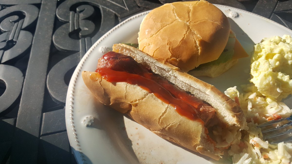 DanLeachDTM's tweet photo. Like the Stets Squatch (@Michael_Stets ) said , the only way to eat a hotdog...Ketchup greatness 😁 https://t.co/sl4VnV0CPw
