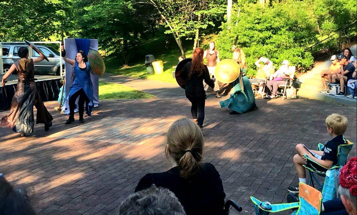 PrincetonPL's tweet image. The amphitheatre in Community Park North is full tonight for @hudsonshakes and their production of Coriolanus featuring an all-female cast. Hudson Shakespeare Company is a crowd pleaser and we look forward to hosting them again. #Shakespeare #programminglibrarian #libraries